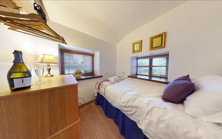 Chels Barn bedroom at Toft Estate, Peak District