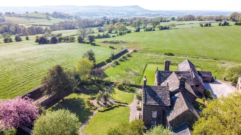 Chels and Toft Barn for 24 guests